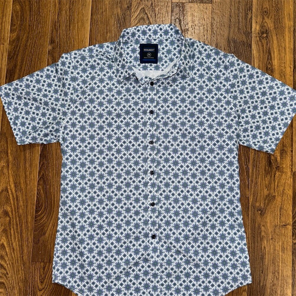 Monument Button-Up Shirt Mens M Short Sleeve White Blue Green Geometric